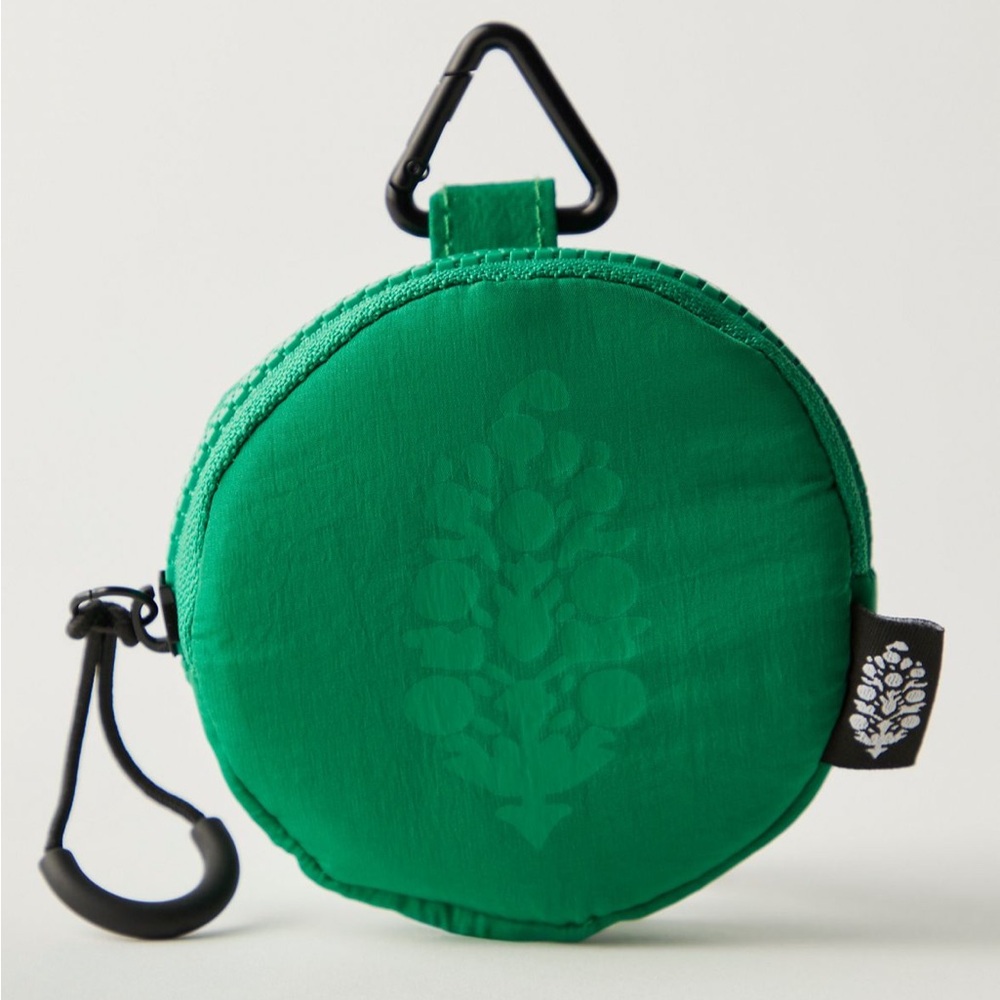 Free People Movement Essentials Only Pouch - Kelly